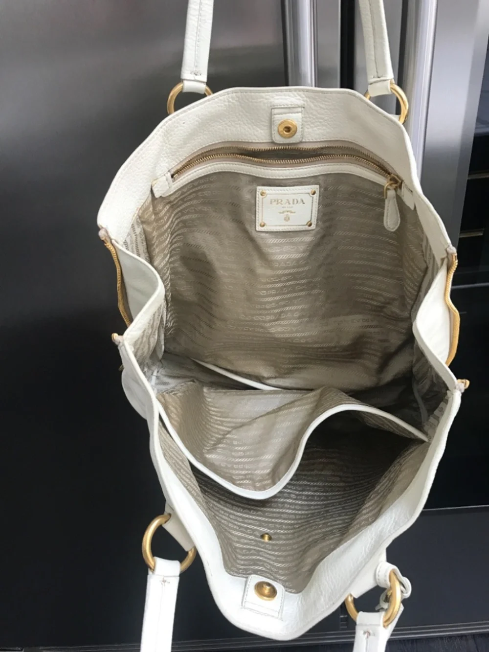 Prada Off-White Leather Tote/Shopper